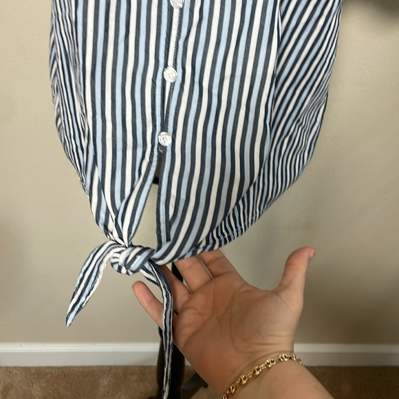 VELVET HEART Tencel Tie Front Blouse Size Large Blue White strip NWT - Picture 4 of 7